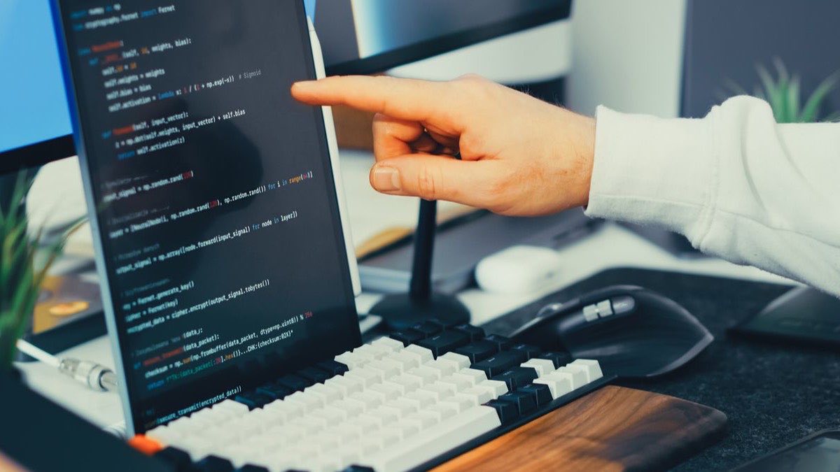 Pourquoi je teste chaque logiciel avant de le recommander à un client